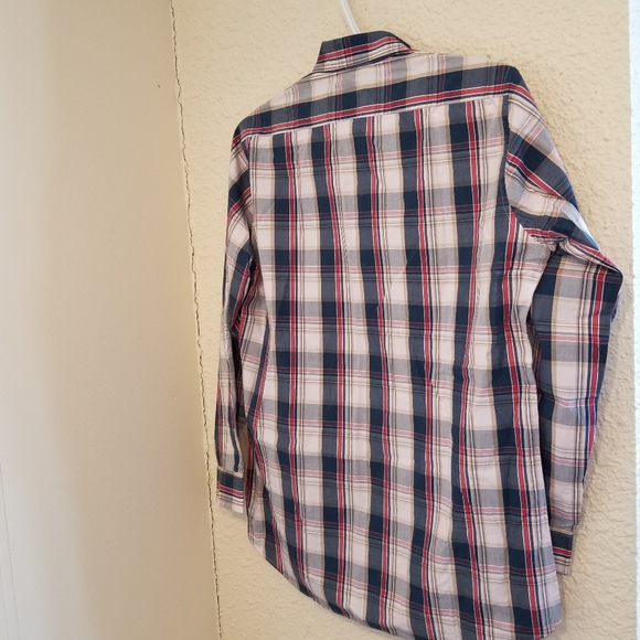 BEST Button-Up - Picture 5 of 5